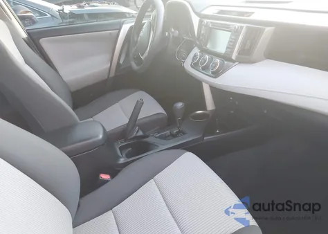 2015 Toyota Rav4 Le z USA, uszkodzony, nr VIN JTMZFREV9FD047818